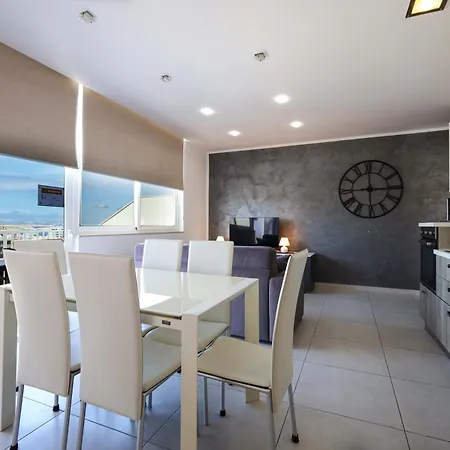 Spacious & Quietly Located 2Bd Penthouse With Large Terrace & Distant Sea Views San Pawl il-Baħar Kültér fotó