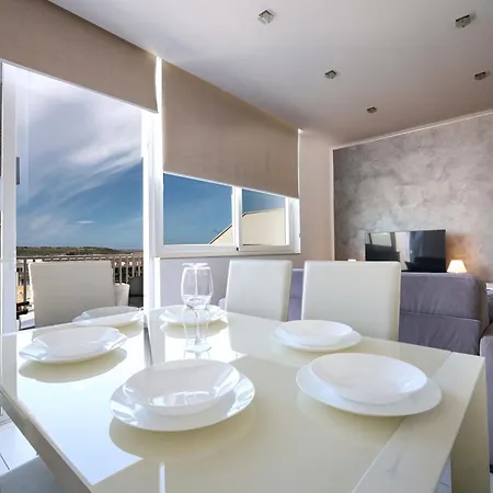 Spacious & Quietly Located 2Bd Penthouse With Large Terrace & Distant Sea Views San Pawl il-Baħar Kültér fotó