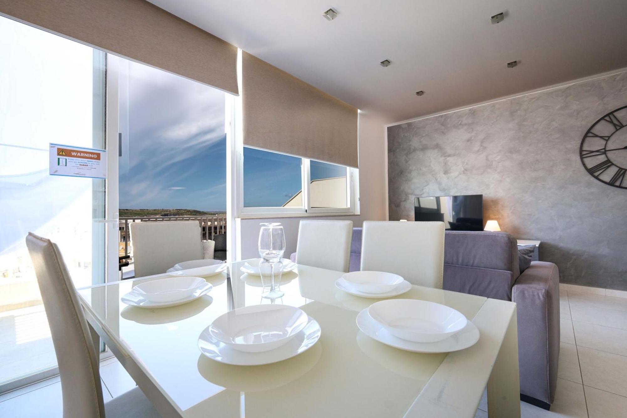 Spacious & Quietly Located 2bd Penthouse With Large Terrace & Distant Sea Views Apartment