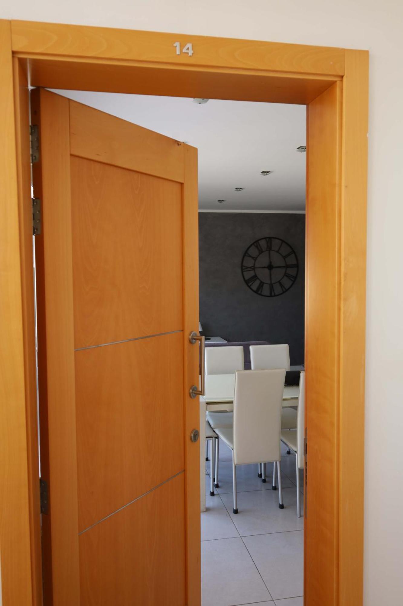 Spacious & Quietly Located 2bd Penthouse With Large Terrace & Distant Sea Views Apartment *